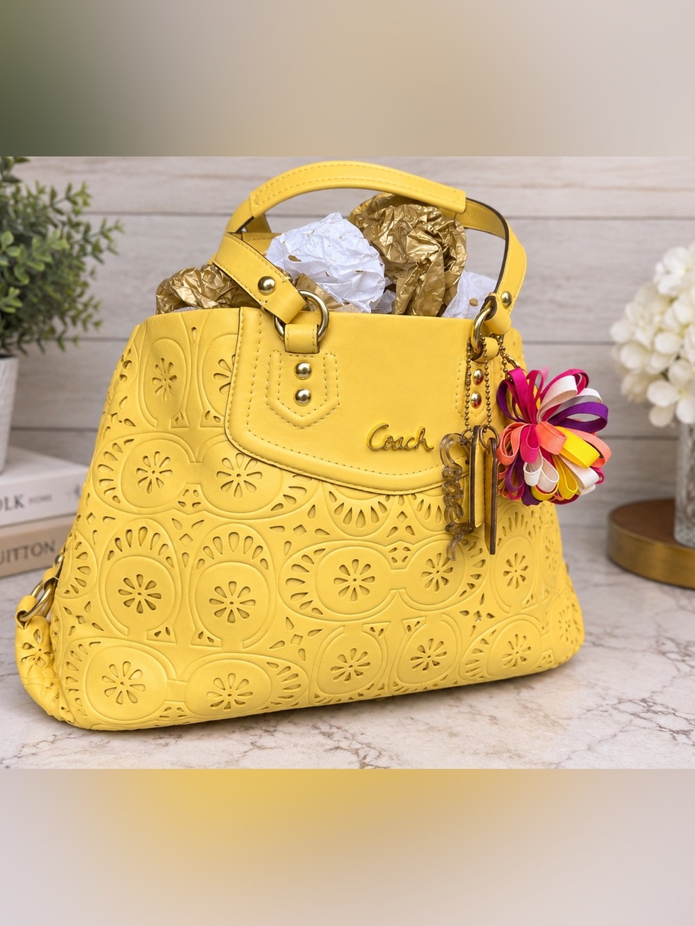 2013 Coach Ashley Lace Eyelet Leather Carryall F21883 – Vintage-Era Rare Yellow - Picture 4 of 16